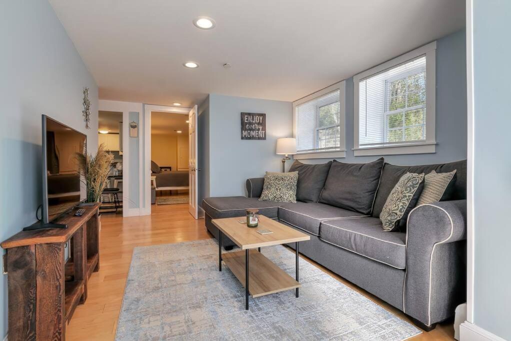 2Br Apt W/ 3 Min Walk To Downtown Swh - Low Tide Southwest Harbor Luaran gambar